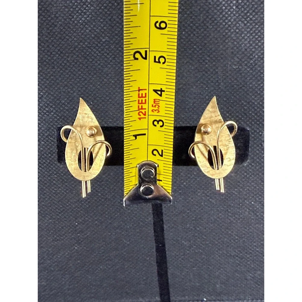 Vintage Gold Screw‑Back Earrings – Textured Bow/Floral Mid‑Century Design
